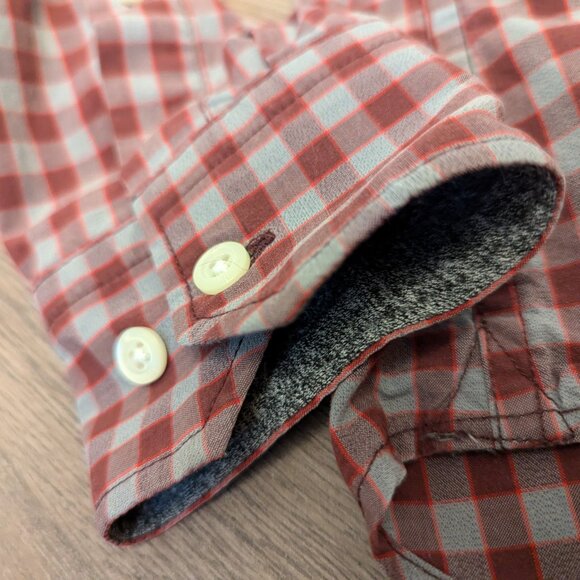 Men's Banana Republic Red Checkered Button-Up - Picture 4 of 8